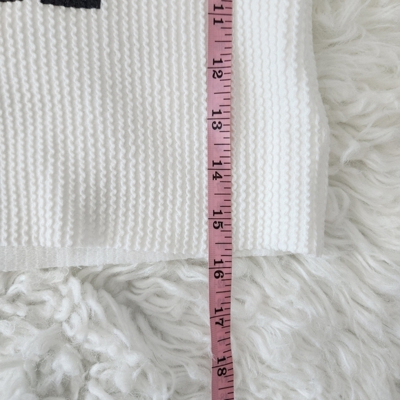 MIROH Textured Ribbed Crop Top. Size Medium. New. - Picture 5 of 7